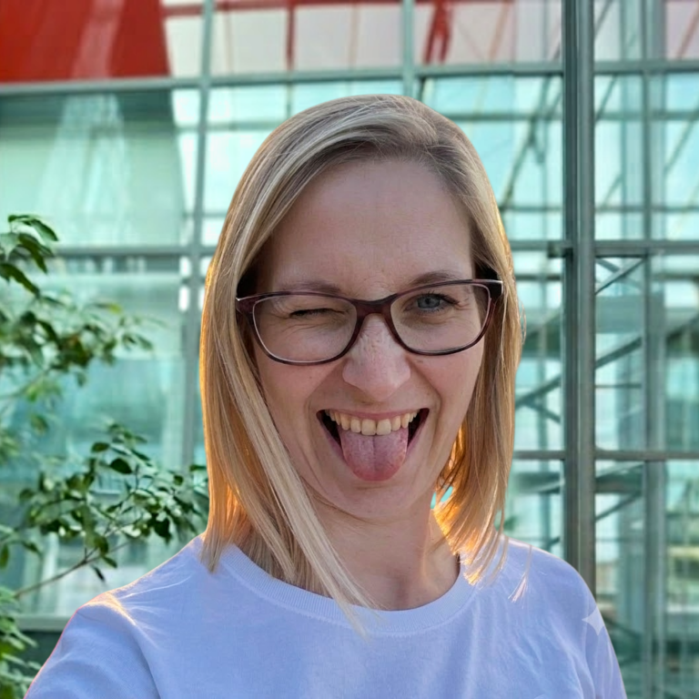 Anna_ujhatter_nyelves